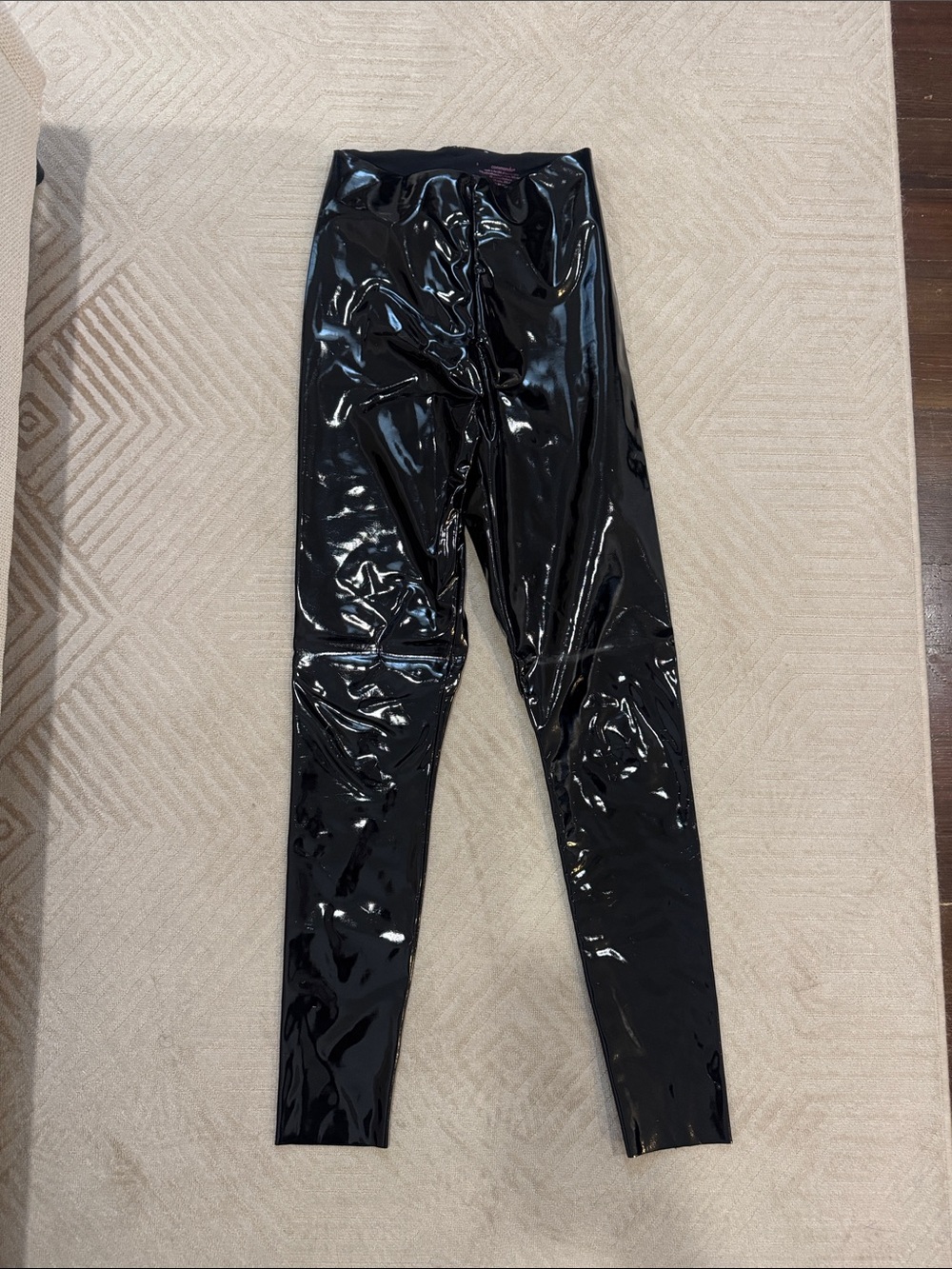 commando High-Shine Black Patent Leggings worn once size s